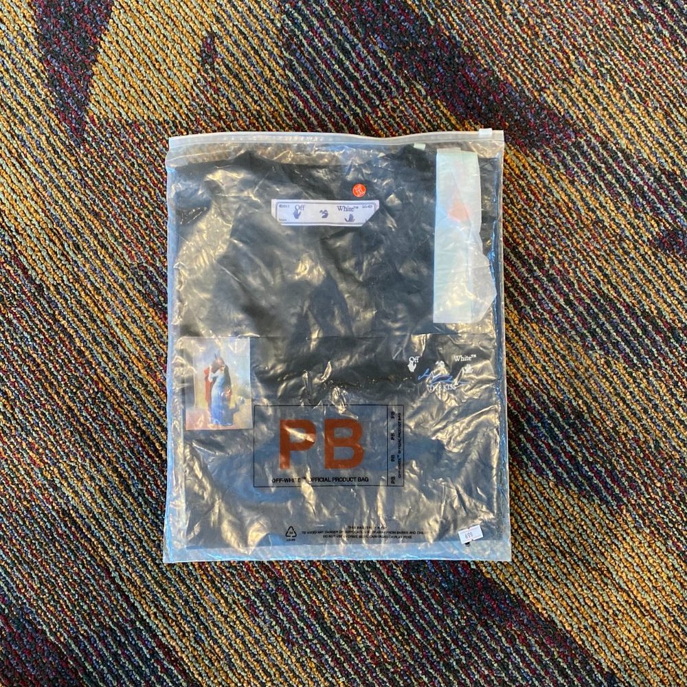 Black Kiss S/S T-shirt - Picture 3 of 6